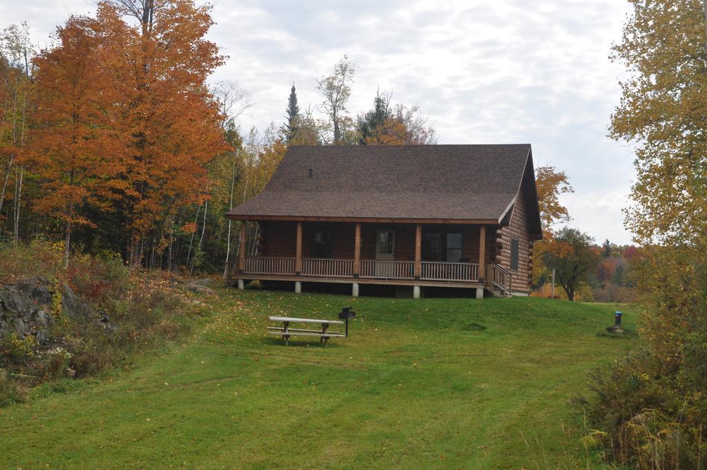 Отель Muddy Moose Morrisville Экстерьер фото