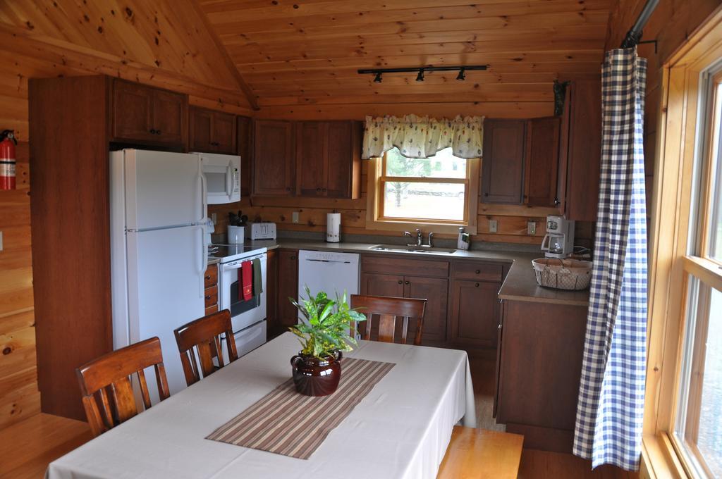 Отель Muddy Moose Morrisville Экстерьер фото